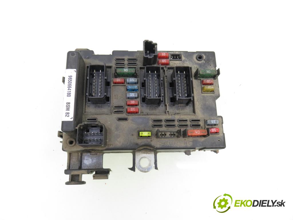 PEUGEOT 307 (3A/C) HB 2004 50,00 1.4 HDi - 8HZ (DV4TD) 1398,00 MODUL BSM 9650664180