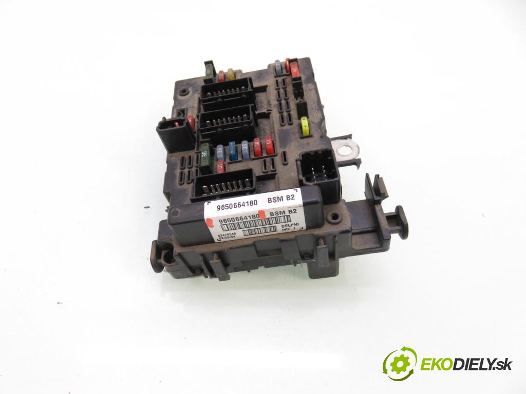 PEUGEOT 307 (3A/C) HB 2004 50,00 1.4 HDi - 8HZ (DV4TD) 1398,00 MODUL BSM 9650664180