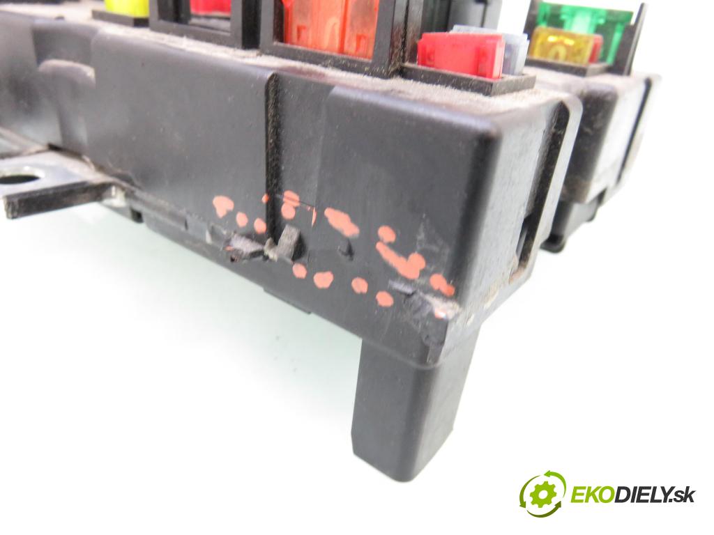 PEUGEOT 307 (3A/C) HB 2004 50,00 1.4 HDi - 8HZ (DV4TD) 1398,00 MODUL BSM 9650664180