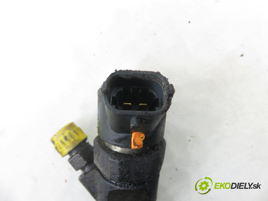 OPEL VIVARO A Skrzynia (X83) FURGON 2003 60,00 1.9 DI 80 - F9Q 762 1870,00 vstrekovač 0445110146 ; 8200238528 (Vstrekovač paliva)