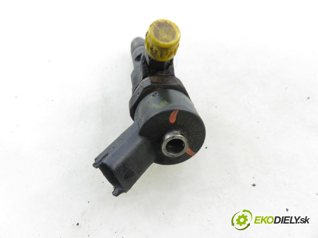 OPEL VIVARO A Skrzynia (X83) FURGON 2003 60,00 1.9 DI 80 - F9Q 762 1870,00 vstrekovač 0445110146 ; 8200238528 (Vstrekovač paliva)