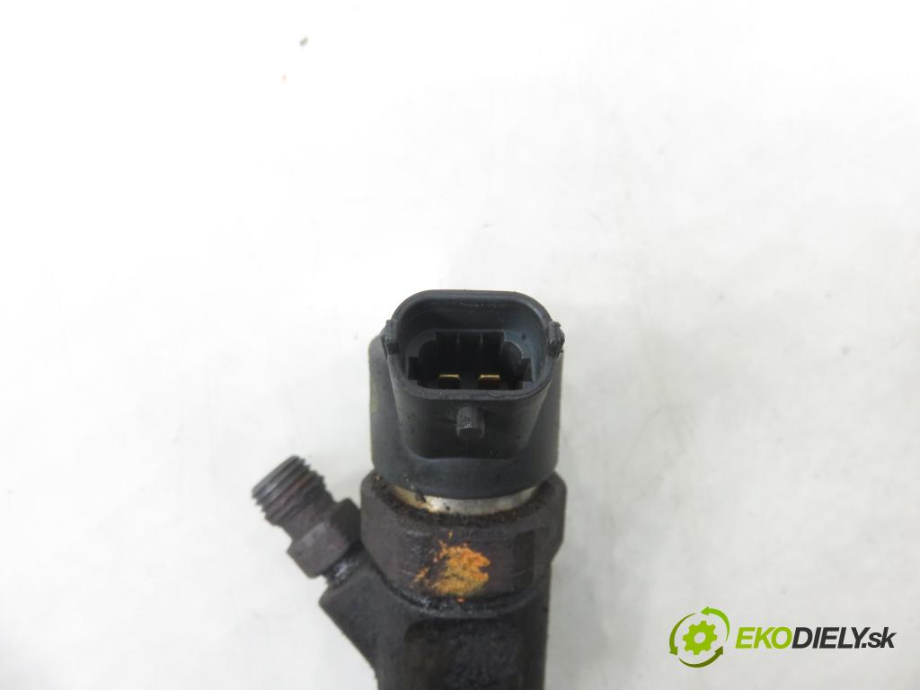 OPEL VIVARO A Skrzynia (X83) FURGON 2003 60,00 1.9 DI 80 - F9Q 762 1870,00 vstrekovač 0445110146 ; 8200238528 (Vstrekovač paliva)