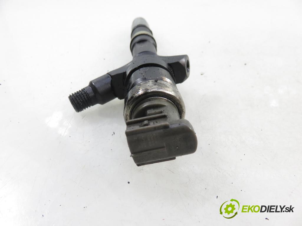 TOYOTA COROLLA (_E12_) HB 2005 85,00 2.0 D-4D 116 (CDE120R_, CDE120L_) - 1CD-FTV 1995,00 vstrekovač 236700G010 (Vstrekovač paliva)