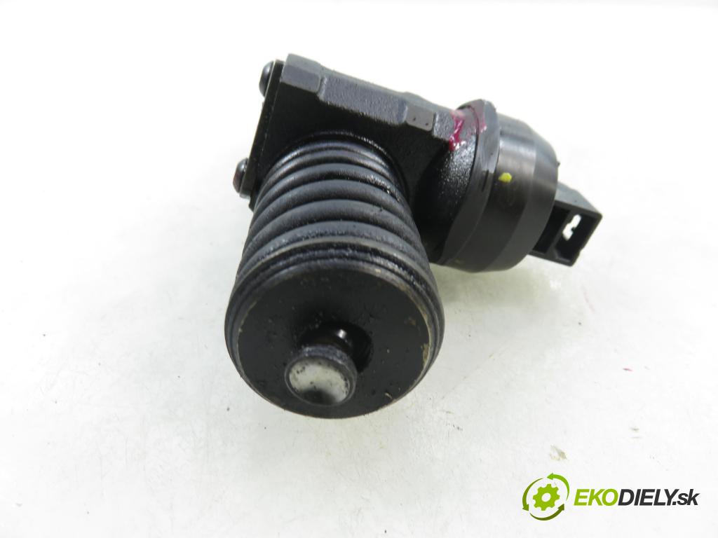 VW GOLF PLUS (5M1, 521) HB 2008 77,00 1.9 TDI - BLS 1896,00 Vstrekovač 038130073BN ; 0414720313 (Vstrekovač paliva)