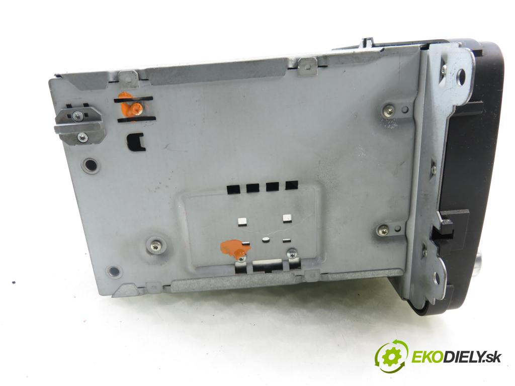 VW PASSAT B6 (3C2) SEDAN 2006 110,00 2.0 FSI - BVY 1984,00 RADIO CD 1K0035186R