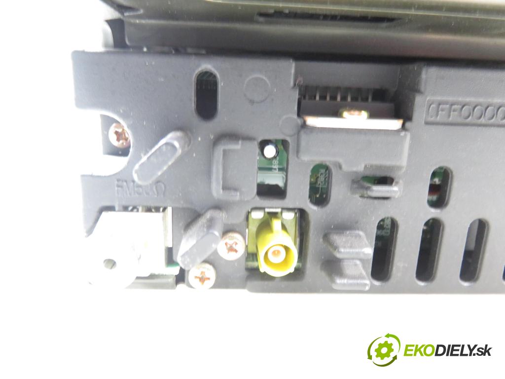 AUDI A3 (8L1) HB 2002 75,00 1.6 8V 102 - BFQ 1595,00 RADIO CD modul 8L0035195H