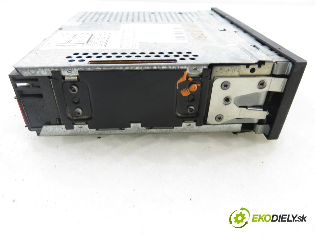 VW GOLF IV (1J1) HB 2002 74,00 1.9 TDI PD 101 - ATD 1896,00 RADIO