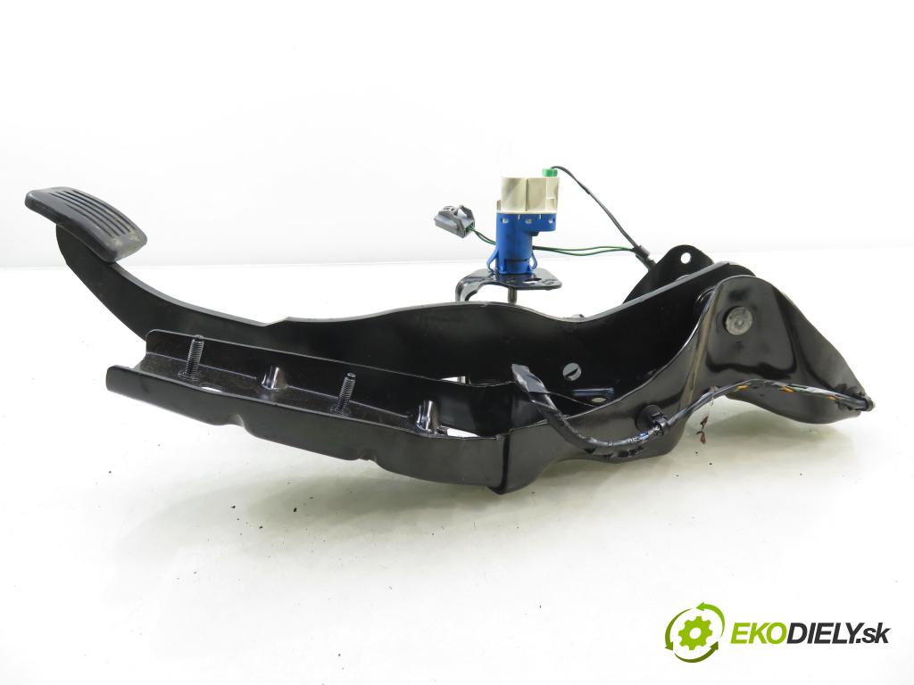 FORD S-MAX (WA6) MINIVAN 2012 118,00 1.6 EcoBoost - JTWA 1596,00 PEDALY brzdy / spojky 7G9N2D094JB