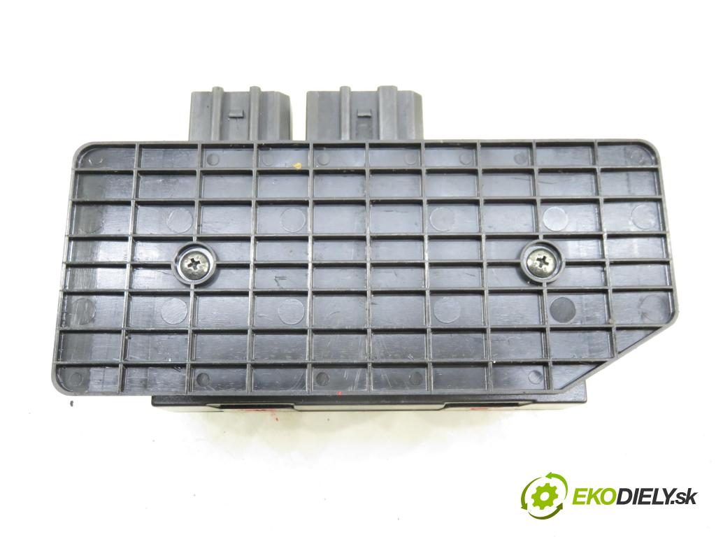 VW PASSAT B5.5 (3B3) SEDAN 2001 96,00 1.9 TDI - AWX 1896,00 MODUL komfortu 1C0959799B