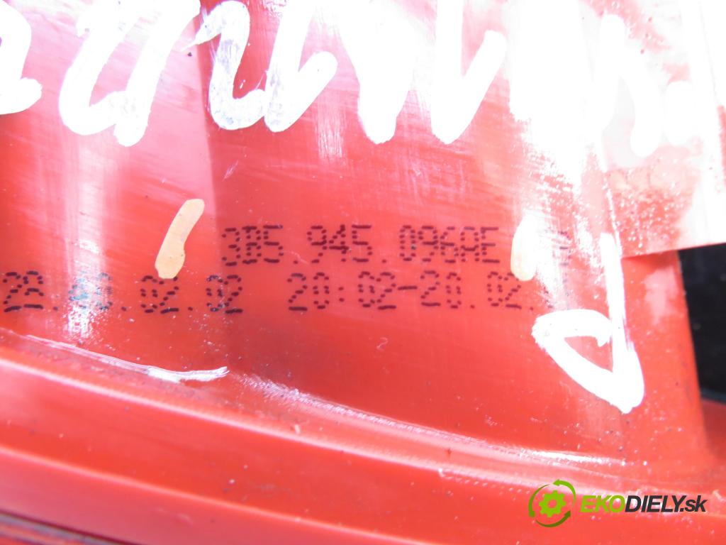 VW PASSAT B5.5 (3B3) SEDAN 2001 96,00 1.9 TDI - AWX 1896,00 Svetlo pravé zadné 3B5945096AE