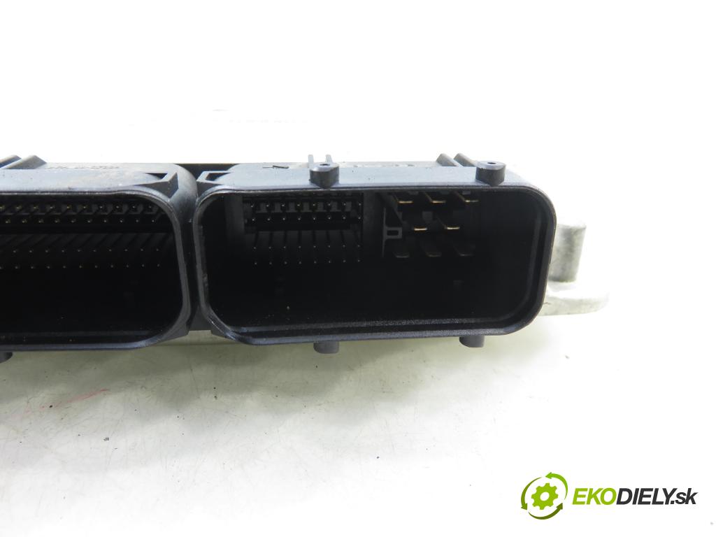 VW PASSAT B5.5 (3B3) SEDAN 2001 96,00 1.9 TDI - AWX 1896,00 Riadiaca jednotka Motor 038906019EH ; 0281010558