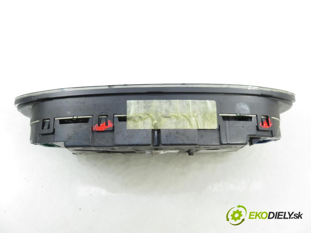 VW PASSAT B5.5 (3B3) SEDAN 2001 96,00 1.9 TDI - AWX 1896,00 Prístrojovka elektrický 3B0920825A ; 110080052002