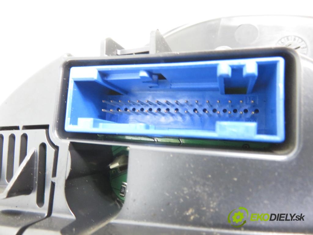 VW PASSAT B5.5 (3B3) SEDAN 2001 96,00 1.9 TDI - AWX 1896,00 Prístrojovka elektrický 3B0920825A ; 110080052002