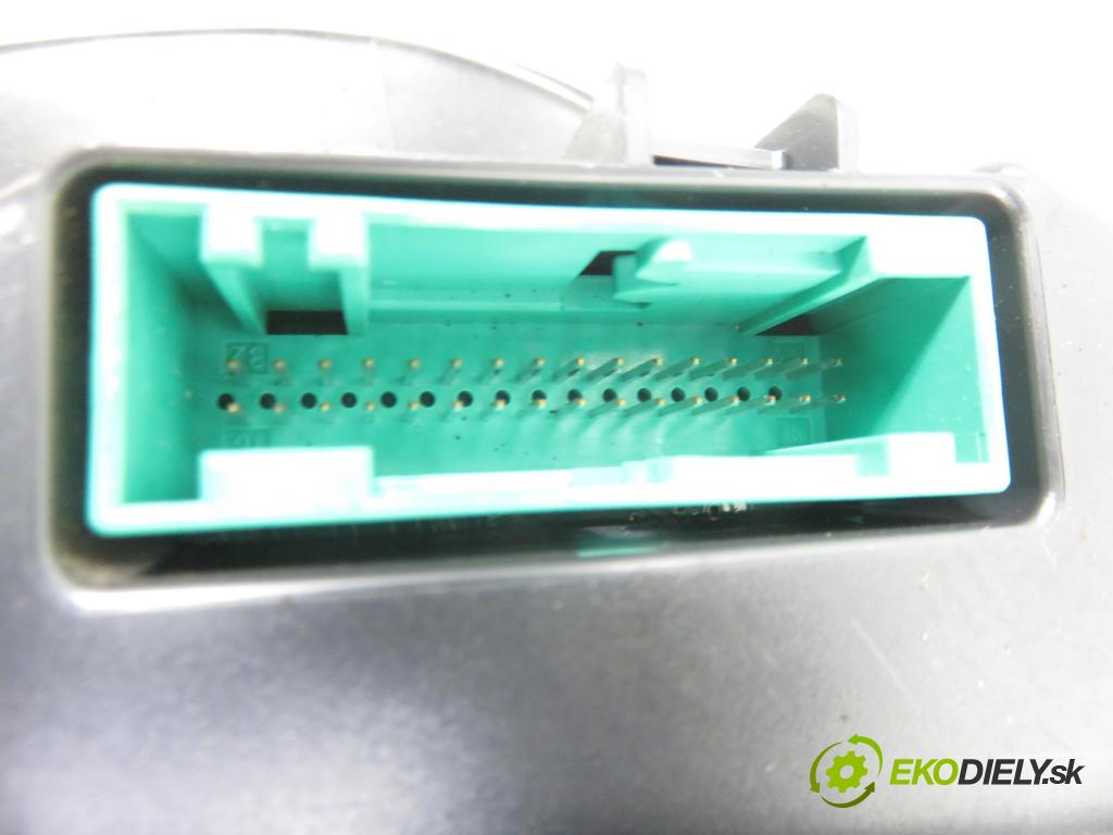 VW PASSAT B5.5 (3B3) SEDAN 2001 96,00 1.9 TDI - AWX 1896,00 Prístrojovka elektrický 3B0920825A ; 110080052002