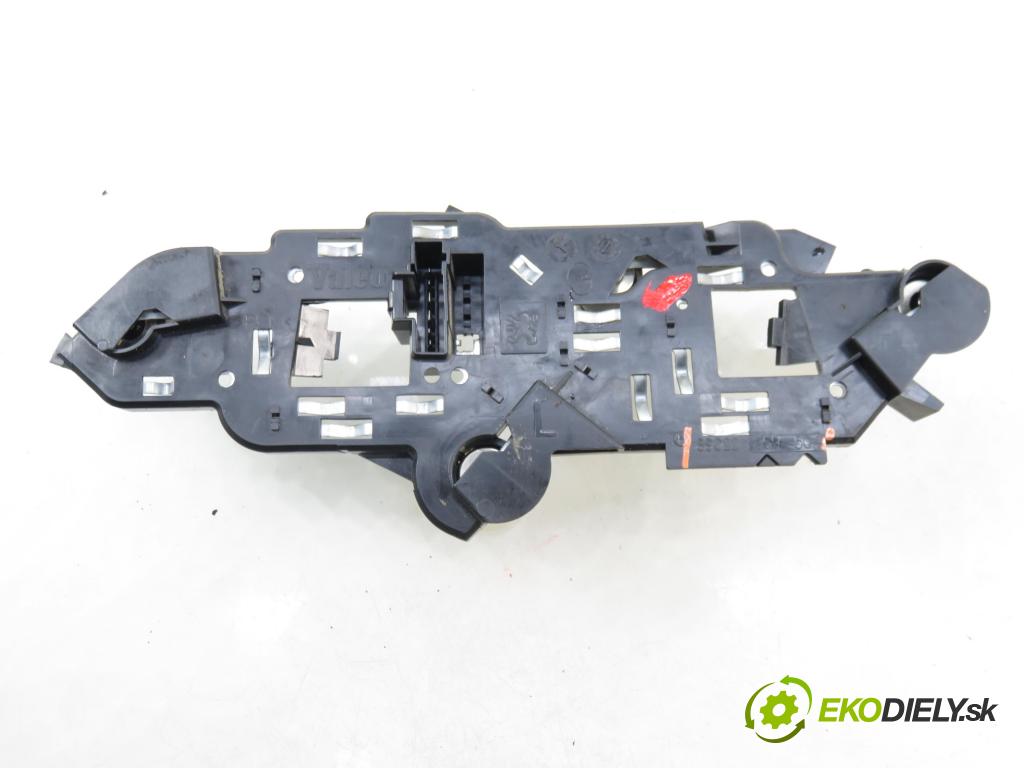 PEUGEOT 307 (3A/C) HB 2003 66,00 2.0 HDi 90 - RHY (DW10TD) 1997,00 vložka svetla ľavy zadné 89022859504