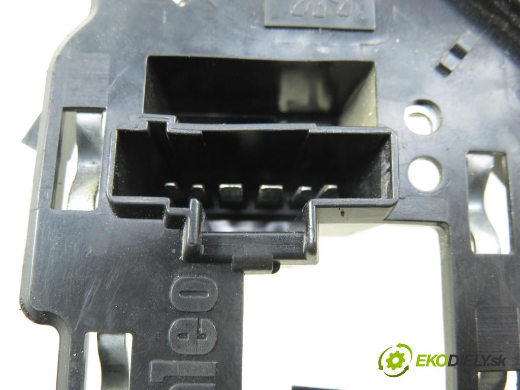 PEUGEOT 307 (3A/C) HB 2003 66,00 2.0 HDi 90 - RHY (DW10TD) 1997,00 vložka svetla ľavy zadné 89022859504