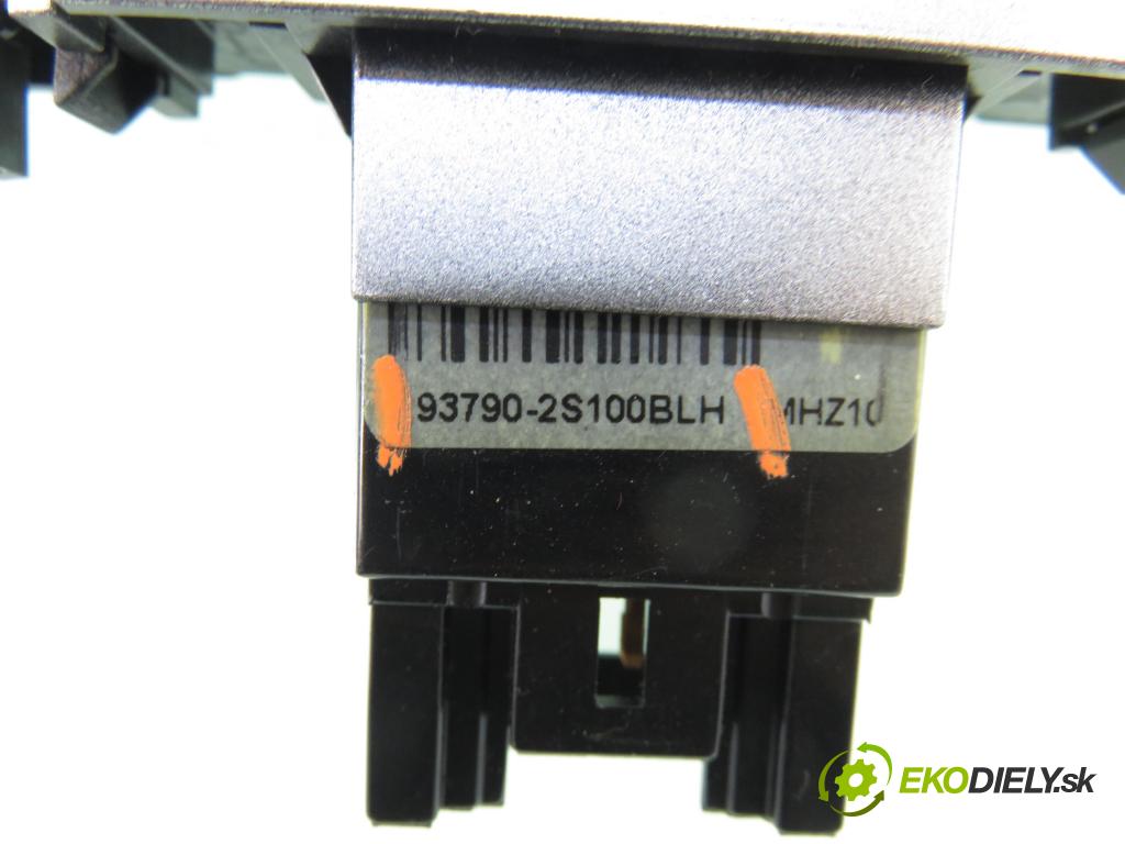 HYUNDAI ix35 (LM, EL, ELH) SUV 2011 135,00 2.0 CRDi 4WD 184 - D4HA 1995,00 prepínač výstražných (núdzových) 937902S100BLH