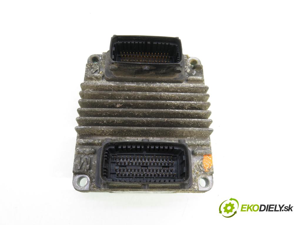 OPEL COMBO C KOMBIVAN 2003 62,00 1.6 8V 84 - Z 16 SE 1598,00 Riadiaca jednotka Motor 12237460