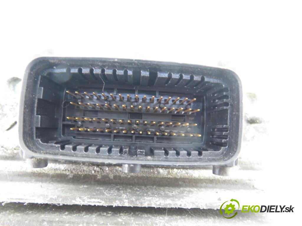 OPEL COMBO C KOMBIVAN 2003 62,00 1.6 8V 84 - Z 16 SE 1598,00 Riadiaca jednotka Motor 12237460