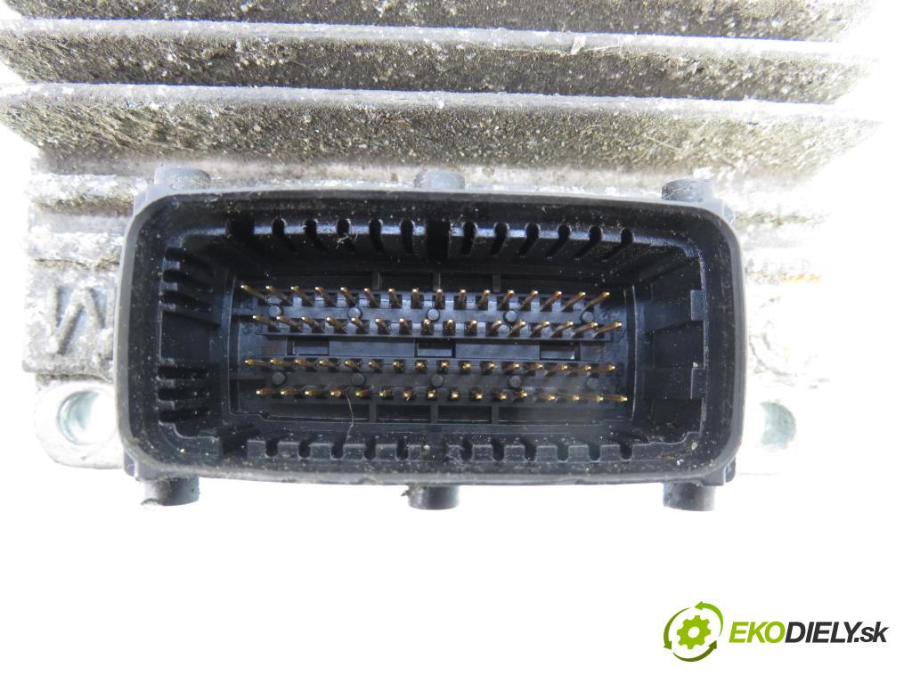OPEL COMBO C KOMBIVAN 2003 62,00 1.6 8V 84 - Z 16 SE 1598,00 Riadiaca jednotka Motor 12237460
