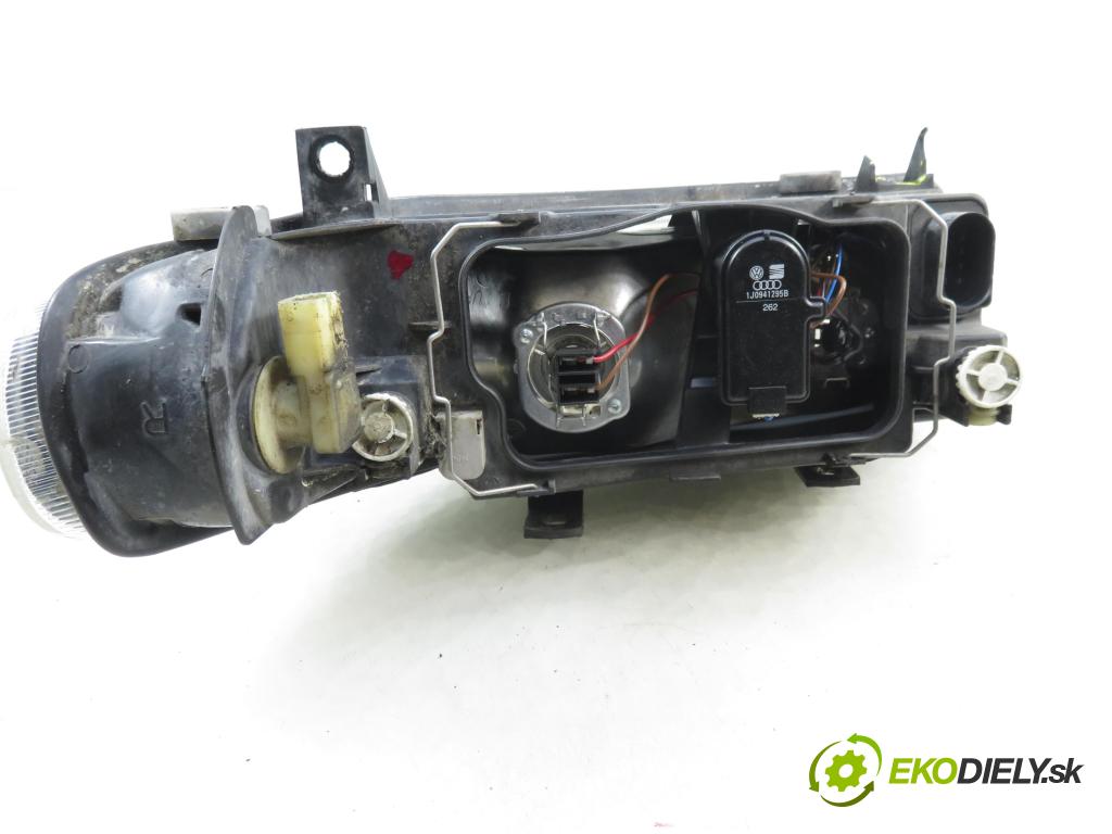 SEAT LEON (1M1) HB 2004 77,00 1.6 16 V - BCB 1598,00 Svetlo PP 1M1941002D