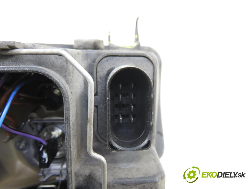 SEAT LEON (1M1) HB 2004 77,00 1.6 16 V - BCB 1598,00 Svetlo PP 1M1941002D