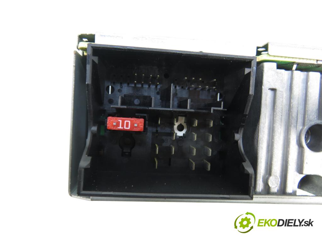 CITROEN C4 I (LC_) HB 2005 66,00 1.6 HDi - 9HX (DV6ATED4) 1560,00 RADIO CD 9666393777