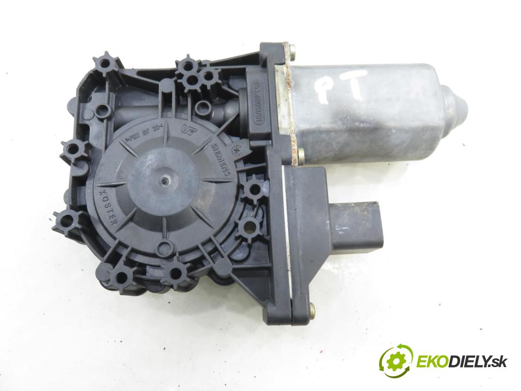 AUDI A3 (8L1) HB 2002 74,00 1.9 TDI - AXR 1896,00 Motorček sťahovania okien pravé zadné 8L4959802A