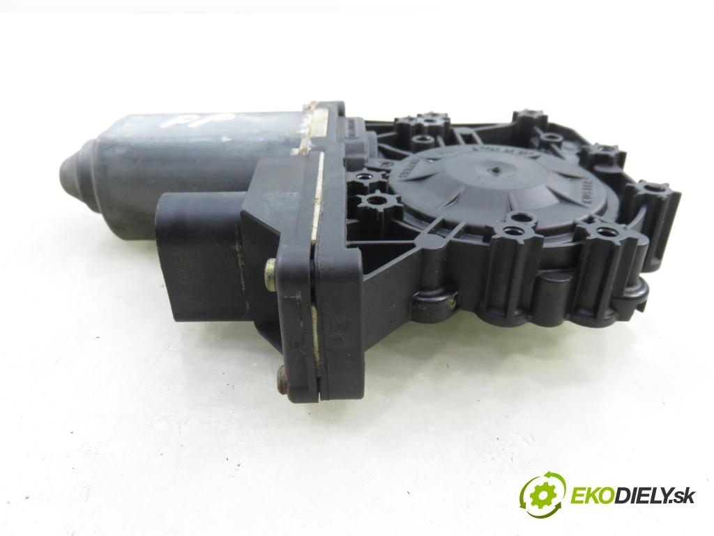 AUDI A3 (8L1) HB 2002 74,00 1.9 TDI - AXR 1896,00 Motorček sťahovania okien PP 8L1959802C