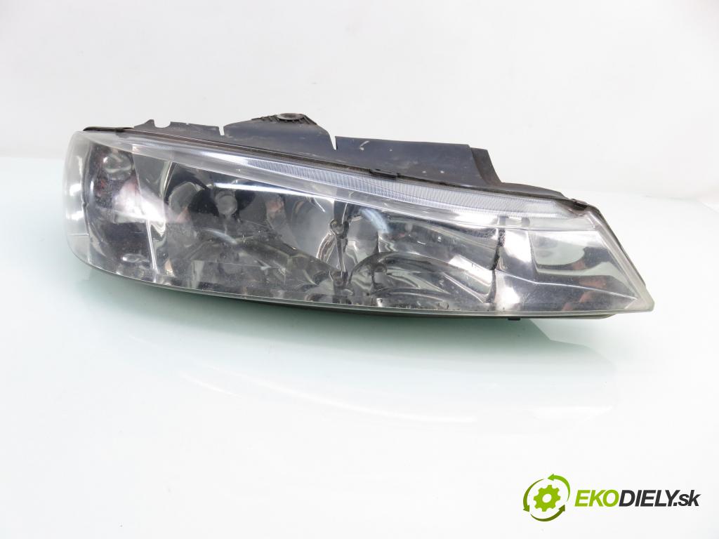 PEUGEOT 406 (8B) SEDAN 2001 66,00 2.0 HDI 90 - RHY (DW10TD) 1997,00 Svetlo PP 9630423177