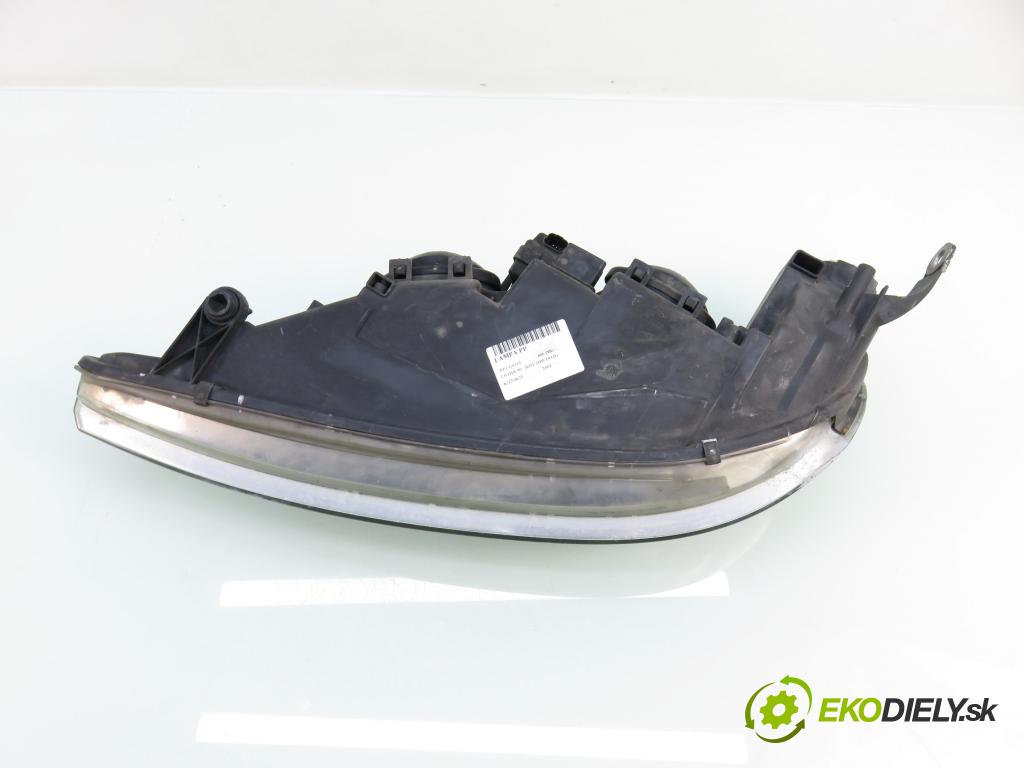 PEUGEOT 406 (8B) SEDAN 2001 66,00 2.0 HDI 90 - RHY (DW10TD) 1997,00 Svetlo PP 9630423177