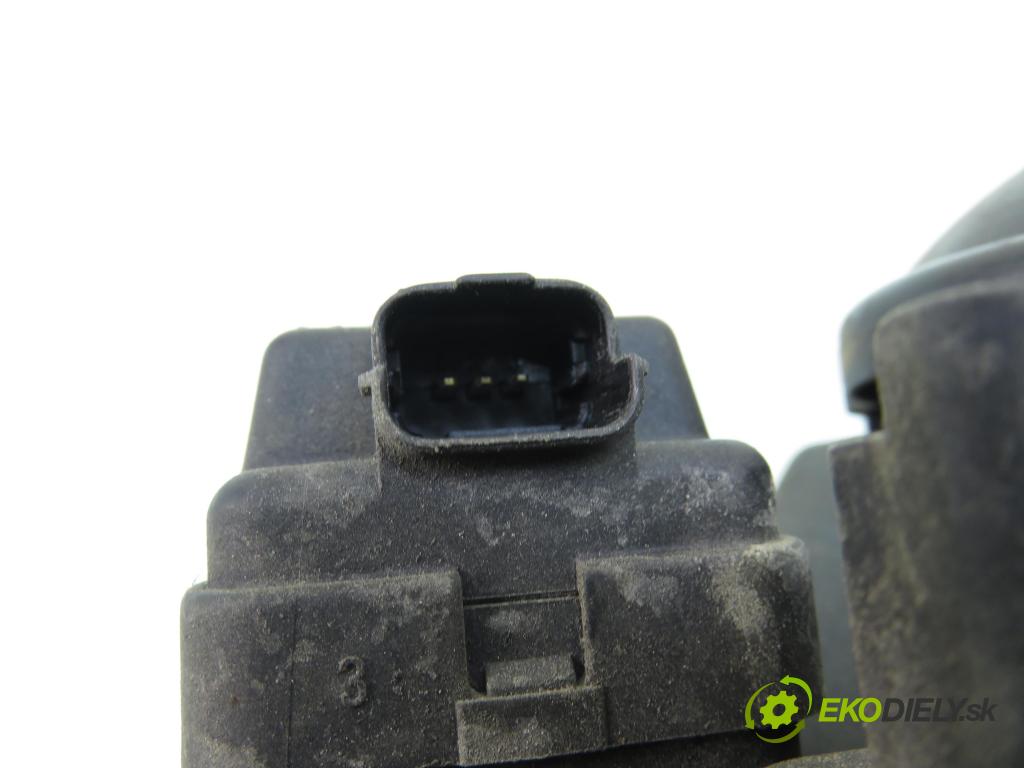 PEUGEOT 406 (8B) SEDAN 2001 66,00 2.0 HDI 90 - RHY (DW10TD) 1997,00 Svetlo PP 9630423177