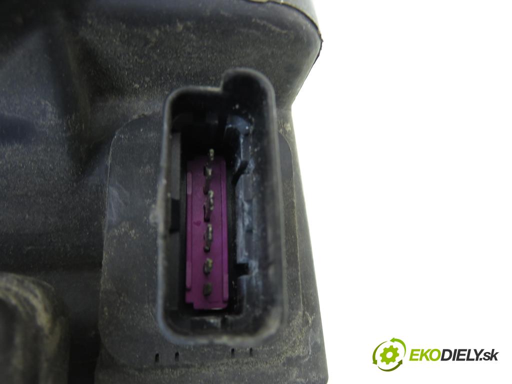 PEUGEOT 406 (8B) SEDAN 2001 66,00 2.0 HDI 90 - RHY (DW10TD) 1997,00 Svetlo PP 9630423177