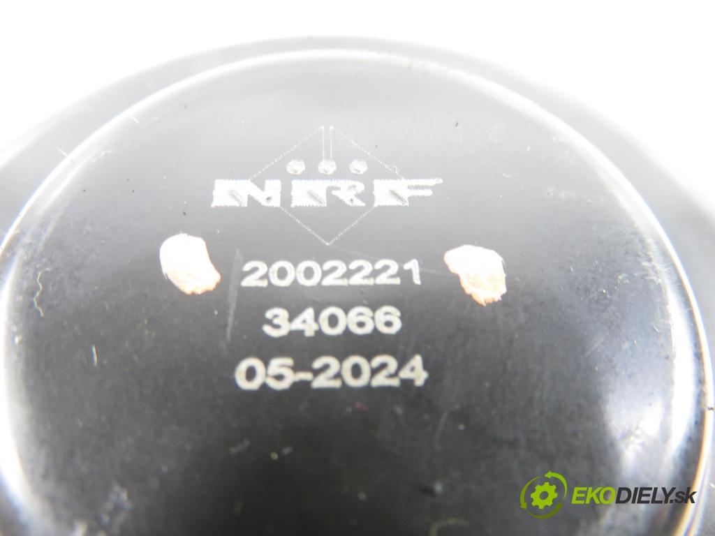 AUDI A3 (8L1) HB 2002 74,00 1.9 TDI - AXR 1896,00 Ventilátor vetráku 2002221