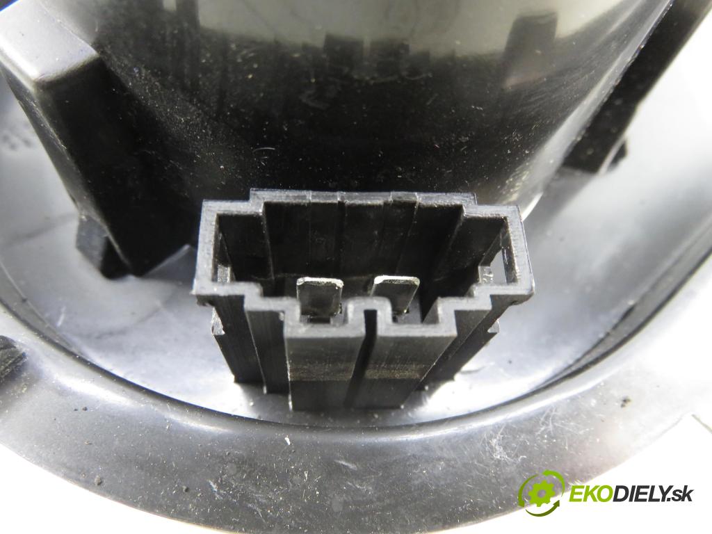 AUDI A3 (8L1) HB 2002 74,00 1.9 TDI - AXR 1896,00 Ventilátor vetráku 2002221