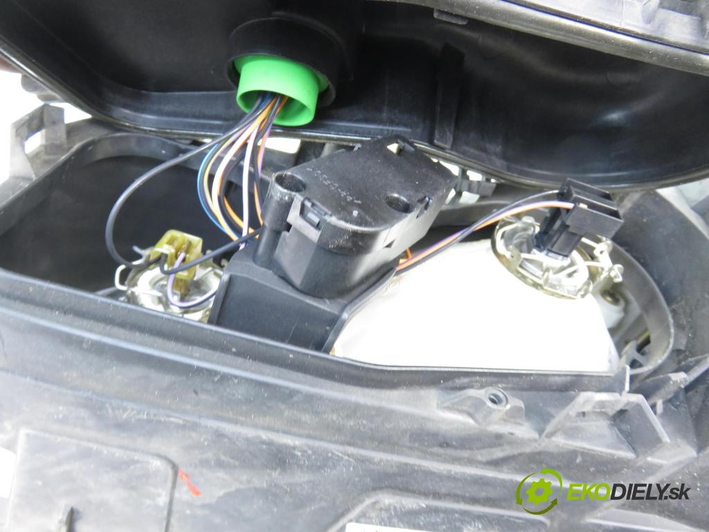 FORD MONDEO III (B5Y) LIFTBACK 2004 114,00 2.2 TDCi - QJBA 2198,00 Svetlo PP 1S7113005AK