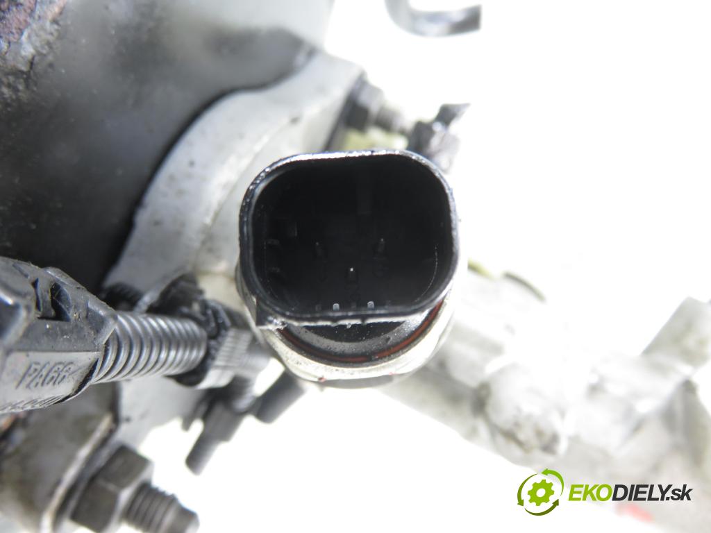 AUDI A3 (8L1) HB 2002 74,00 1.9 TDI - AXR 1896,00 posilovač 1J1614105T ; 03786435044 (Servočerpadlo)