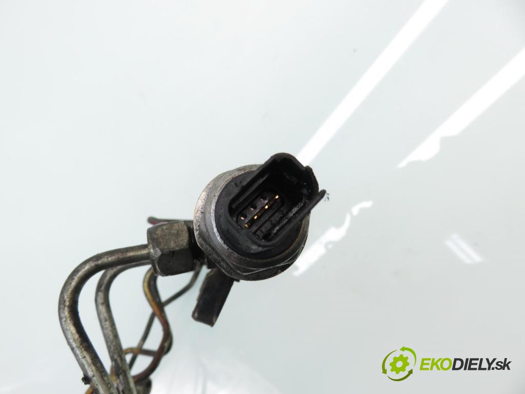 RENAULT MASTER III Platforma / podwozie (EV, HV, UV) KABINA/PLATFORMA 2015 0,00 2.3 dCi 165 FWD - M9T 700 2298,00 Lišta vstrekovacia 8201257368 (Vstrekovacia lišta)