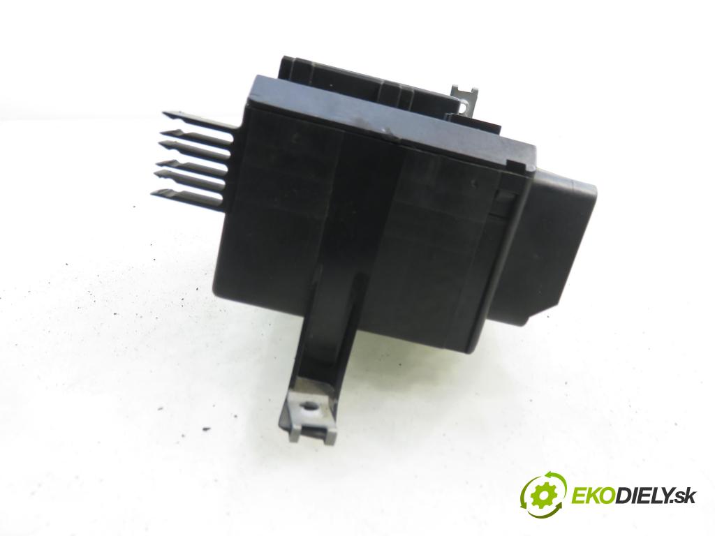 MERCEDES-BENZ KLASA A (W168) HB 2001 55,00 A 160 CDI 75 - OM 668.940 1689,00 prepínač svetlá 1685450104