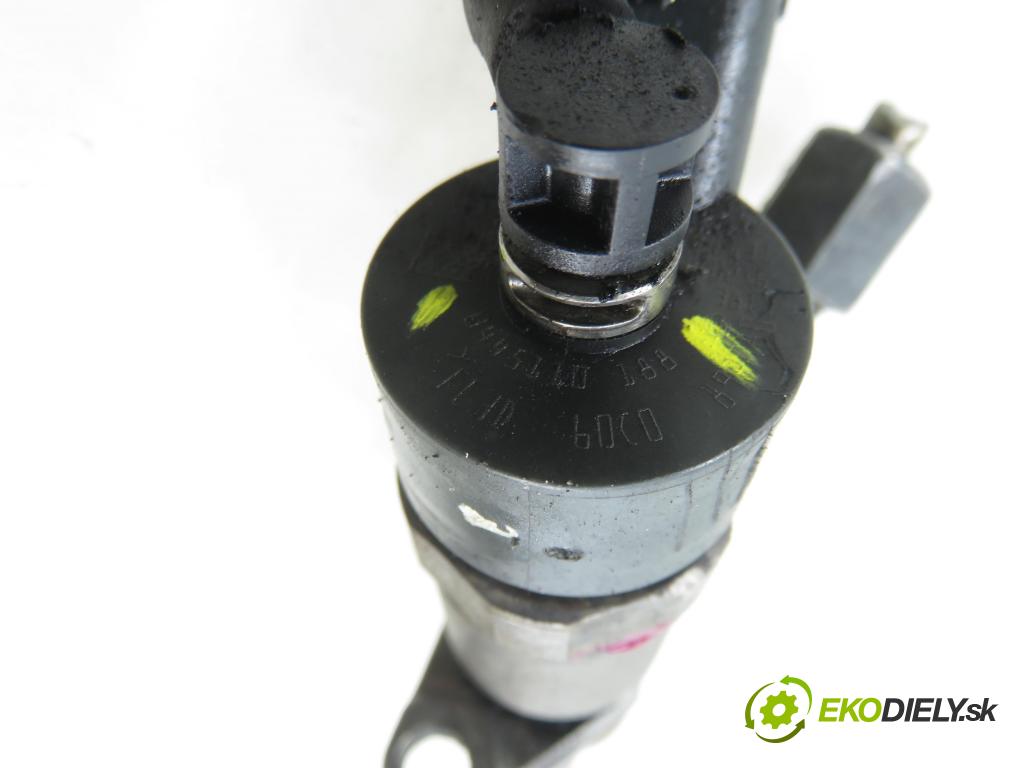 CITROEN XSARA PICASSO (N68) MINIVAN 2004 80,00 1.6 HDi 109 - 9HY (DV6TED4) 1560,00 vstrekovač 0445110188 (Vstrekovač paliva)