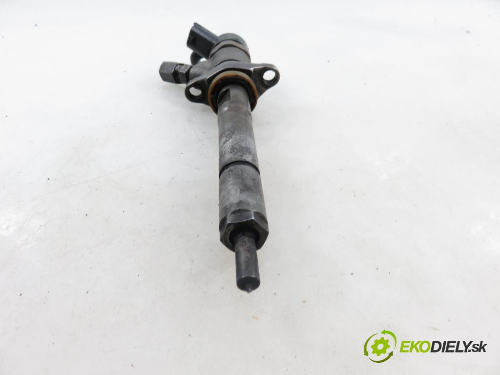 CITROEN XSARA PICASSO (N68) MINIVAN 2004 80,00 1.6 HDi 109 - 9HY (DV6TED4) 1560,00 vstrekovač 0445110188 (Vstrekovač paliva)