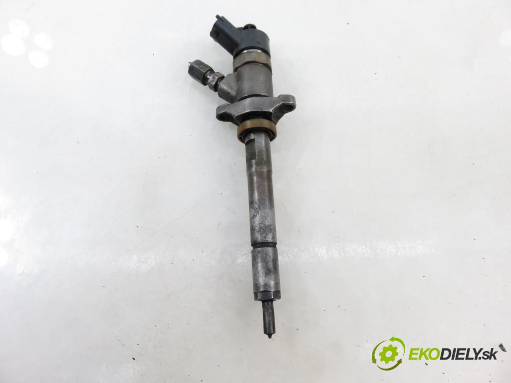 CITROEN XSARA PICASSO (N68) MINIVAN 2004 80,00 1.6 HDi 109 - 9HY (DV6TED4) 1560,00 vstrekovač 0445110188 (Vstrekovač paliva)