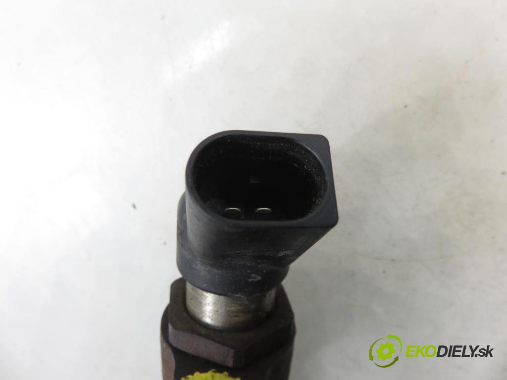 PEUGEOT 307 (3A/C) HB 2003 66,00 2.0 HDi 90 - RHY (DW10TD) 1997,00 vstrekovač 9636819380 (Vstrekovač paliva)