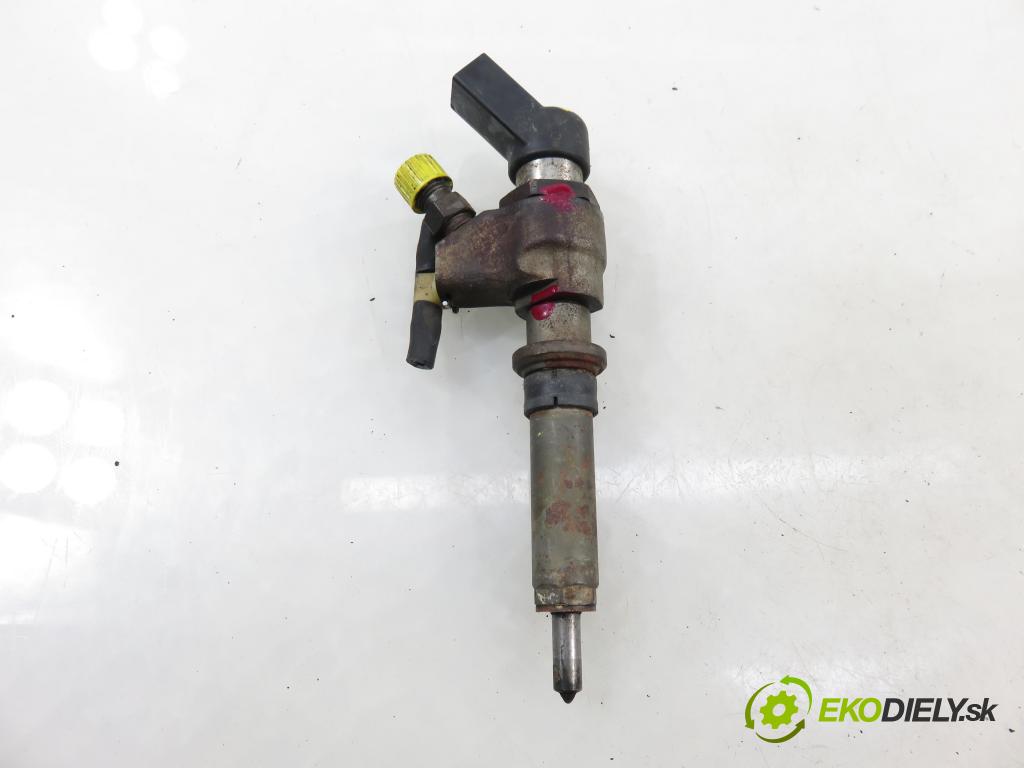 PEUGEOT 307 (3A/C) HB 2003 66,00 2.0 HDi 90 - RHY (DW10TD) 1997,00 vstrekovač 9636819380 (Vstrekovač paliva)