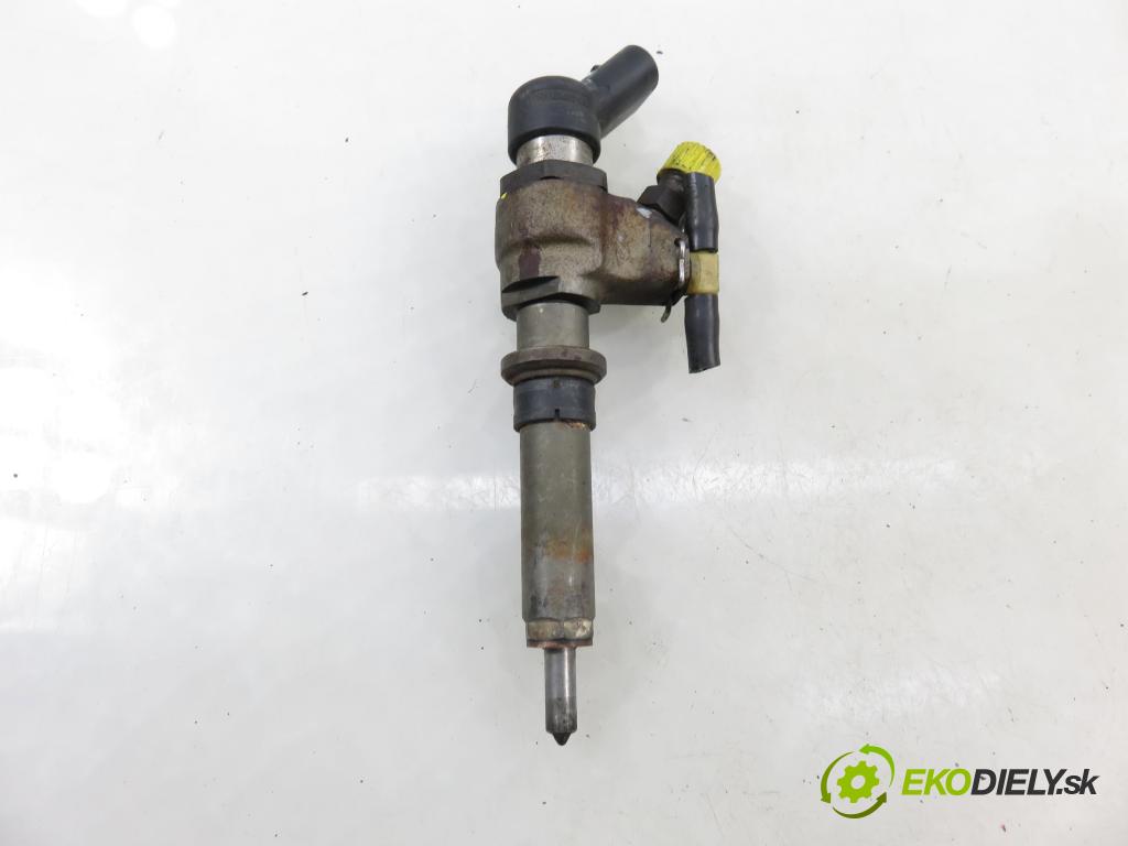 PEUGEOT 307 (3A/C) HB 2003 66,00 2.0 HDi 90 - RHY (DW10TD) 1997,00 vstrekovač 9636819380 (Vstrekovač paliva)