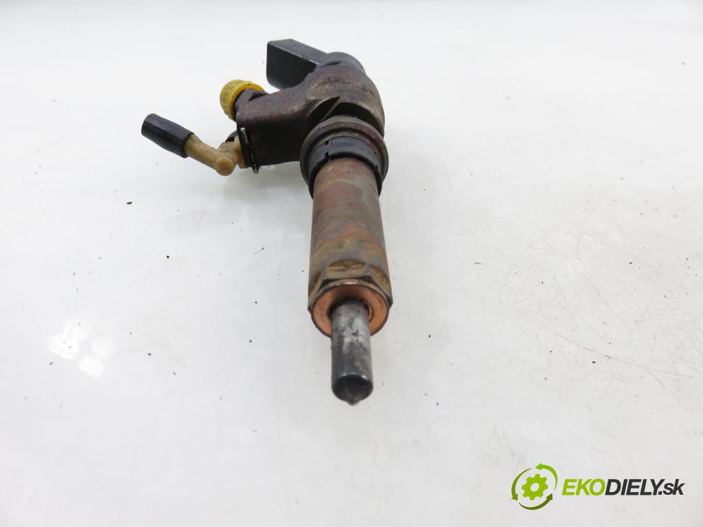 PEUGEOT 307 (3A/C) HB 2003 66,00 2.0 HDi 90 - RHY (DW10TD) 1997,00 vstrekovač 9636819380 (Vstrekovač paliva)