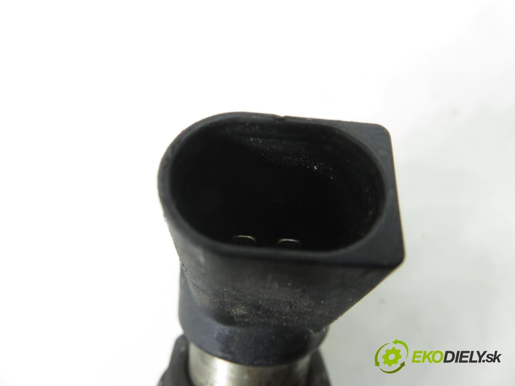 PEUGEOT 307 (3A/C) HB 2003 66,00 2.0 HDi 90 - RHY (DW10TD) 1997,00 vstrekovač 9636819380 (Vstrekovač paliva)