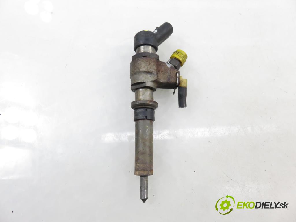 PEUGEOT 307 (3A/C) HB 2003 66,00 2.0 HDi 90 - RHY (DW10TD) 1997,00 vstrekovač 9636819380 (Vstrekovač paliva)