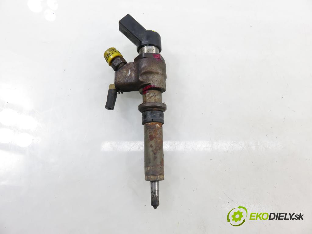 PEUGEOT 307 (3A/C) HB 2003 66,00 2.0 HDi 90 - RHY (DW10TD) 1997,00 vstrekovač 9636819380 (Vstrekovač paliva)