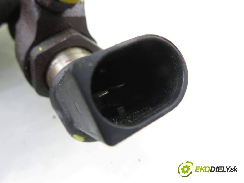 PEUGEOT 307 (3A/C) HB 2003 66,00 2.0 HDi 90 - RHY (DW10TD) 1997,00 vstrekovač 9636819380 (Vstrekovač paliva)